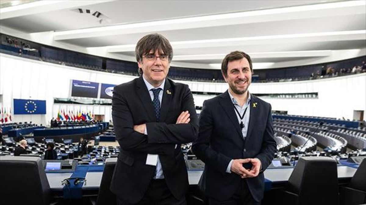 Carles Puigdemont eta Toni Comin, Europar Parlamentuan.