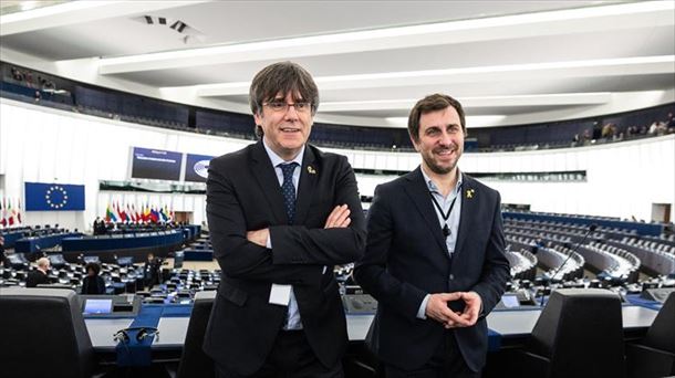 Carles Puigdemont eta Toni Comín Europako Parlamentuan. Artxiboko irudia. 