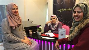Visitamos una cafetería solo para mujeres en Gaza