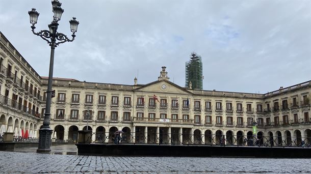 Reclaman que la Plaza de España recupere su nombre original de Plaza Nueva