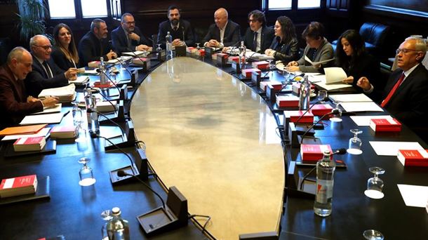 La Mesa del Parlament catalán, reunida. Foto: Efe