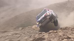 Sainzek sekulako jauzia egin du eta Alonsoren autoa irauli da