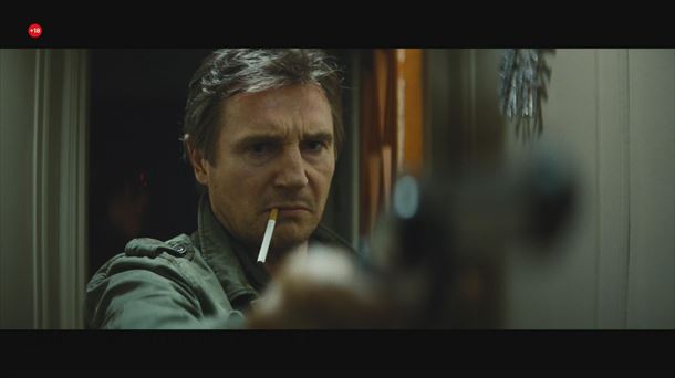 Liam Neeson 'Una noche para sobrevivir' filmaren fotograma batean