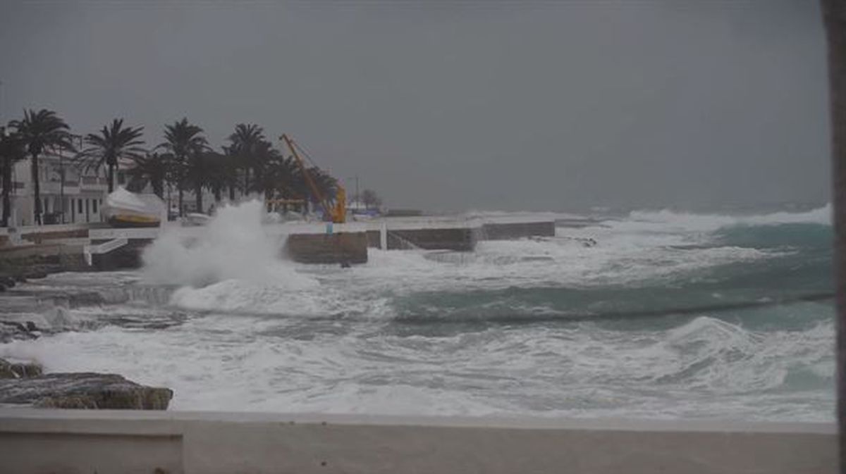 Un temporal que viene acompañado por fuerte viento y mala mar.