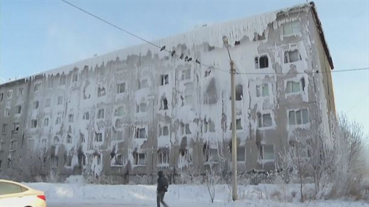 Un edificio congelado en Siberia