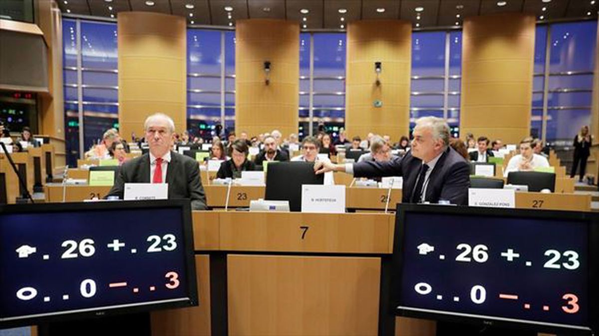 Europako Parlamentuko batzordeak ostegunean onartu du 'brexit'aren akordioa. Argazkia: EFE. 