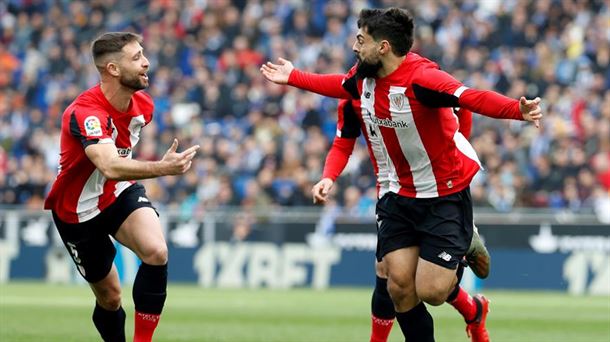 Villalibre celebrando gol junto a Yeray