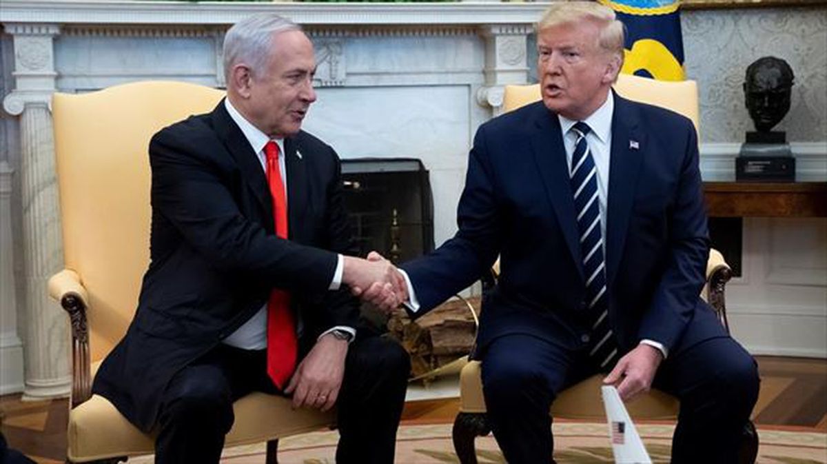 Benjamin Netanyahu y Donald Trump en el Despacho Oval.