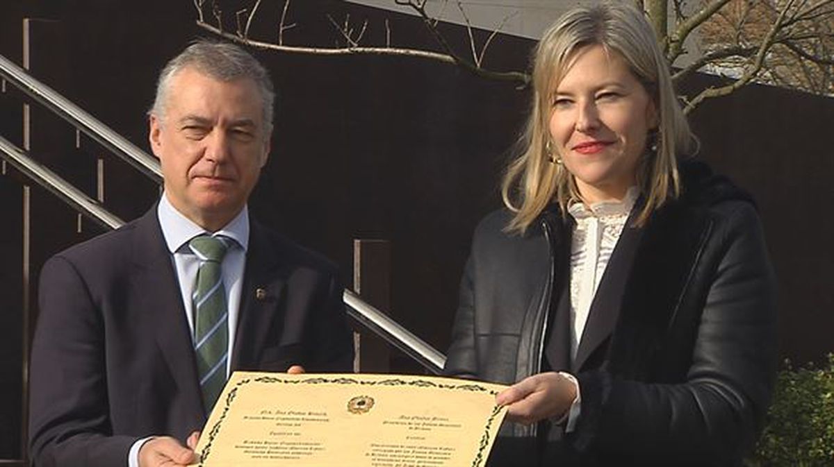 El lehendakari recibe el certificado