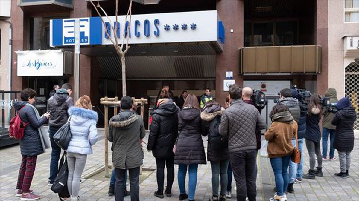 Ambas se registraron en un céntrico hotel donde pasaron las últimas horas junto a la abuela materna.