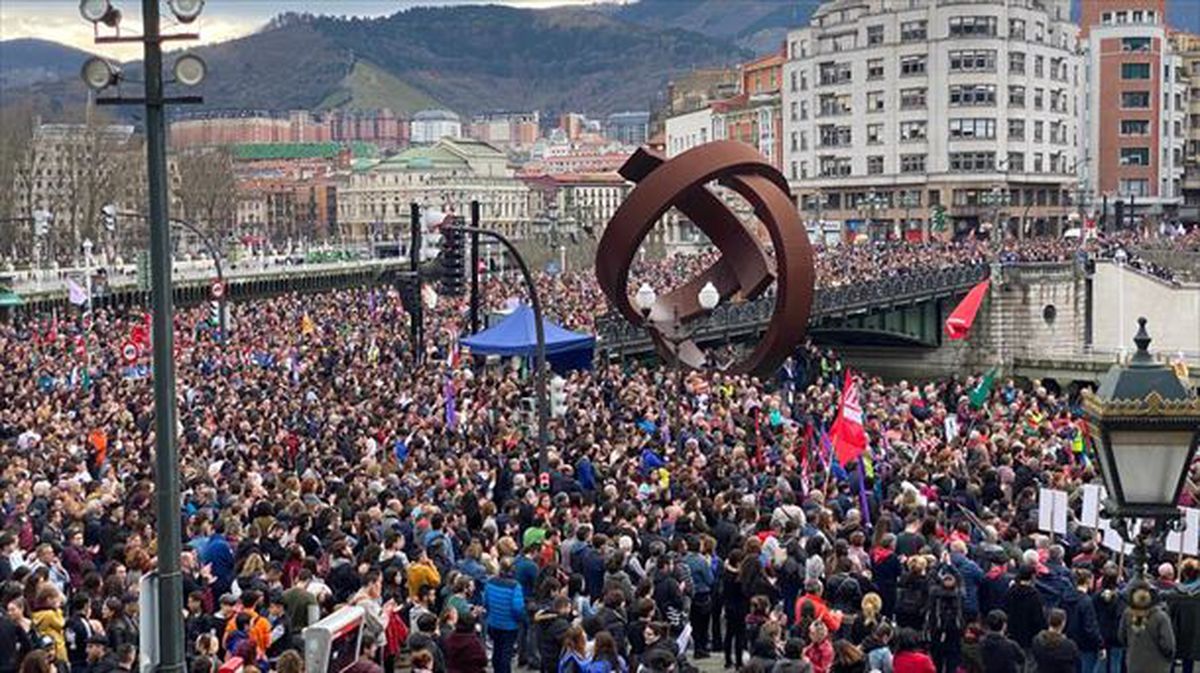 Manifestazioa Bilbon, U30eko greba orokorrean. Argazkia: EFE