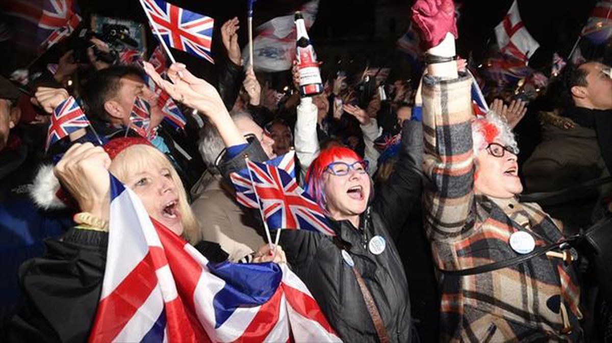 Británicos celebrando el 'brexit'