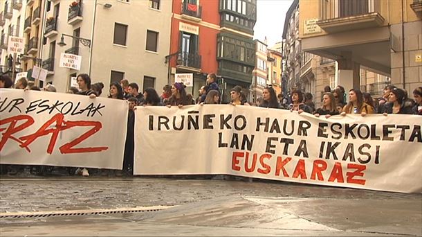 Euskararen aldeko manifestazioa Iruñean