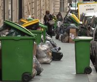 La basura inunda las calles de París por la huelga de los trabajadores