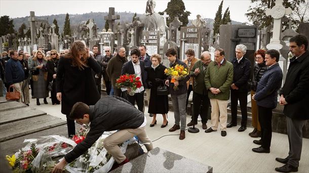 El acto se ha celebrado en el cementerio de Polloe.