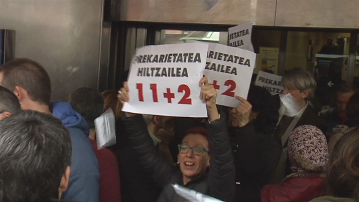 Protesta de los sindicatos en la sede del Gobierno Vasco en Bilbao. Foto: EiTB
