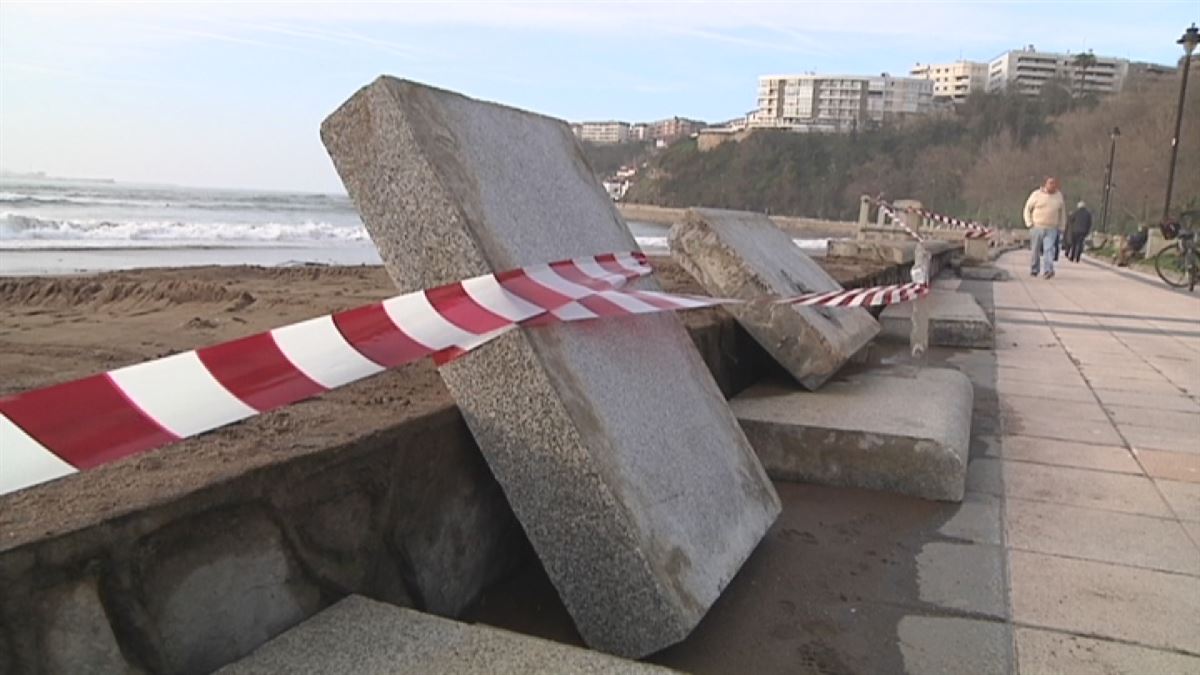 El mar ha destrozado otros 40 metros de muro