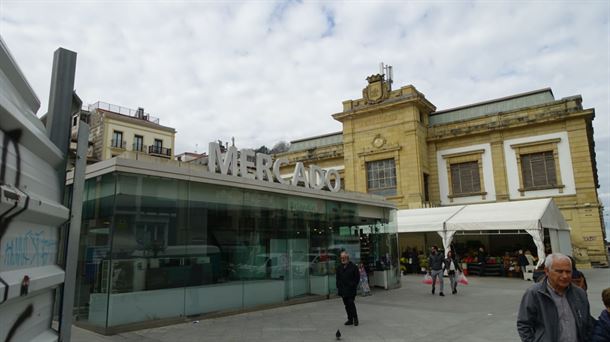 Mercado de la Bretxa