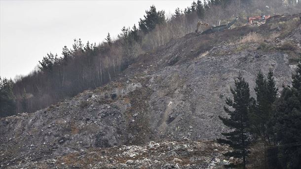 Vista del vertedero de Zaldibar, donde el 6 de febrero tuvo lugar el desprendimiento. Foto: EFE. 