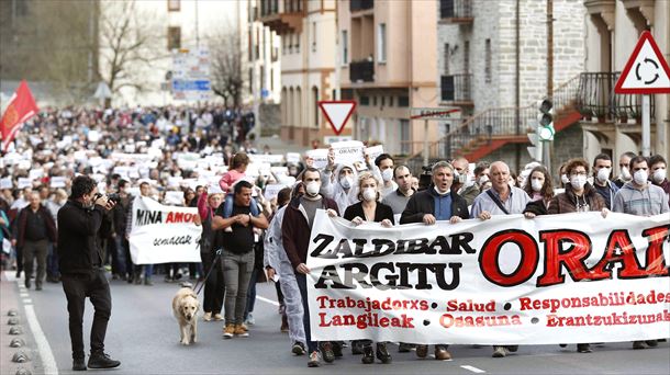 Zaldibarren izandako luiziaren kudeaketa salatzeko manifestazioa. 