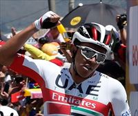 Molanok UAE Tourreko laugarren etapa irabazi du, esprintean, eta Evenepoelek lider jarraitzen du