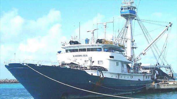 Un atunero bermeano se hunde en Costa de Marfil tras sufrir una fuga de agua