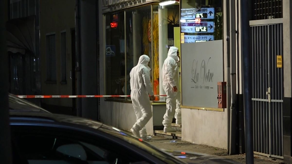 Hainbat pertsona hil dira Alemanian, Hanau hirian izandako bi tiroketatan
