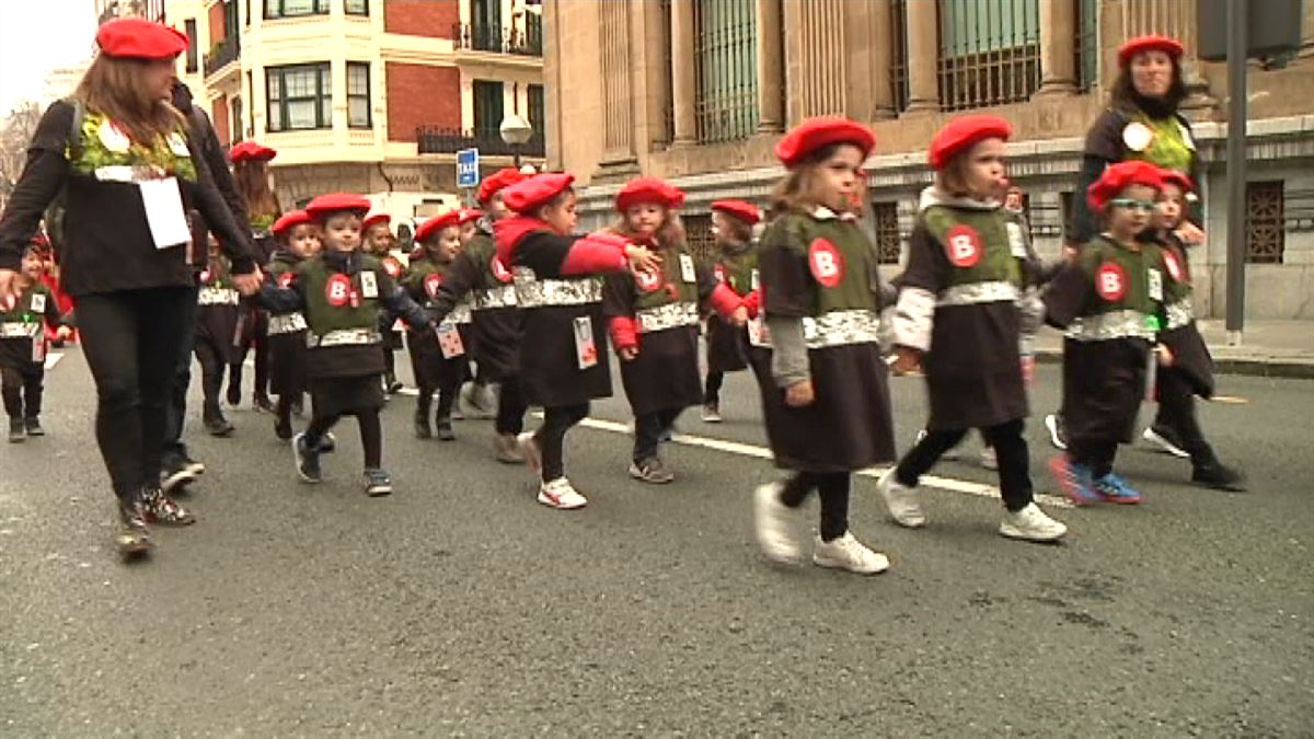 Cientos de niños han participado en el desfile