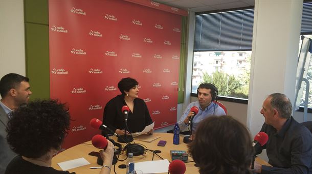 Tertulia semanal del "Parlamento en las Ondas Navarra" de Radio Euskadi. 