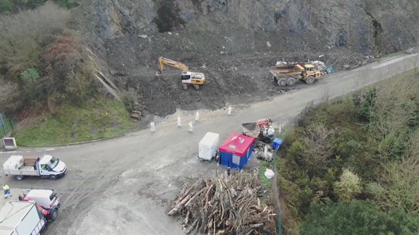 Zaldibarko zabortegiaren bilaketa-lanen aire-irudia