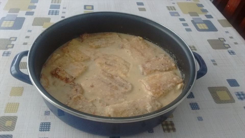 Pencas en salsa de almendras