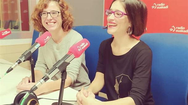 Iratxe Bilbao y Nahia San Pedro en los estudio de Vivir para Ver de Radio Euskadi