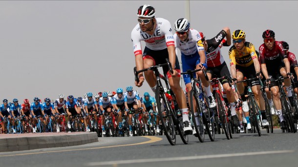 Ciclistas, durante una etapa del Tour de los Emiratos.
