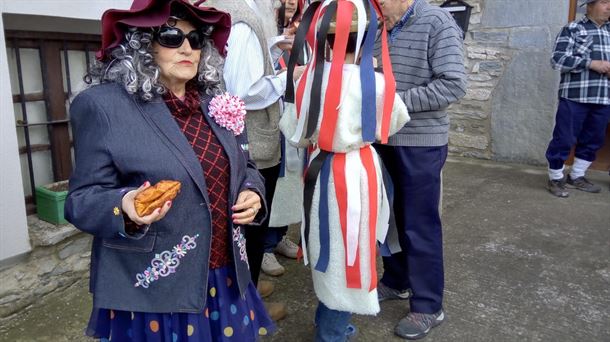 El concejo de Villodas despide en su carnaval rural a un invierno que no ha llegado