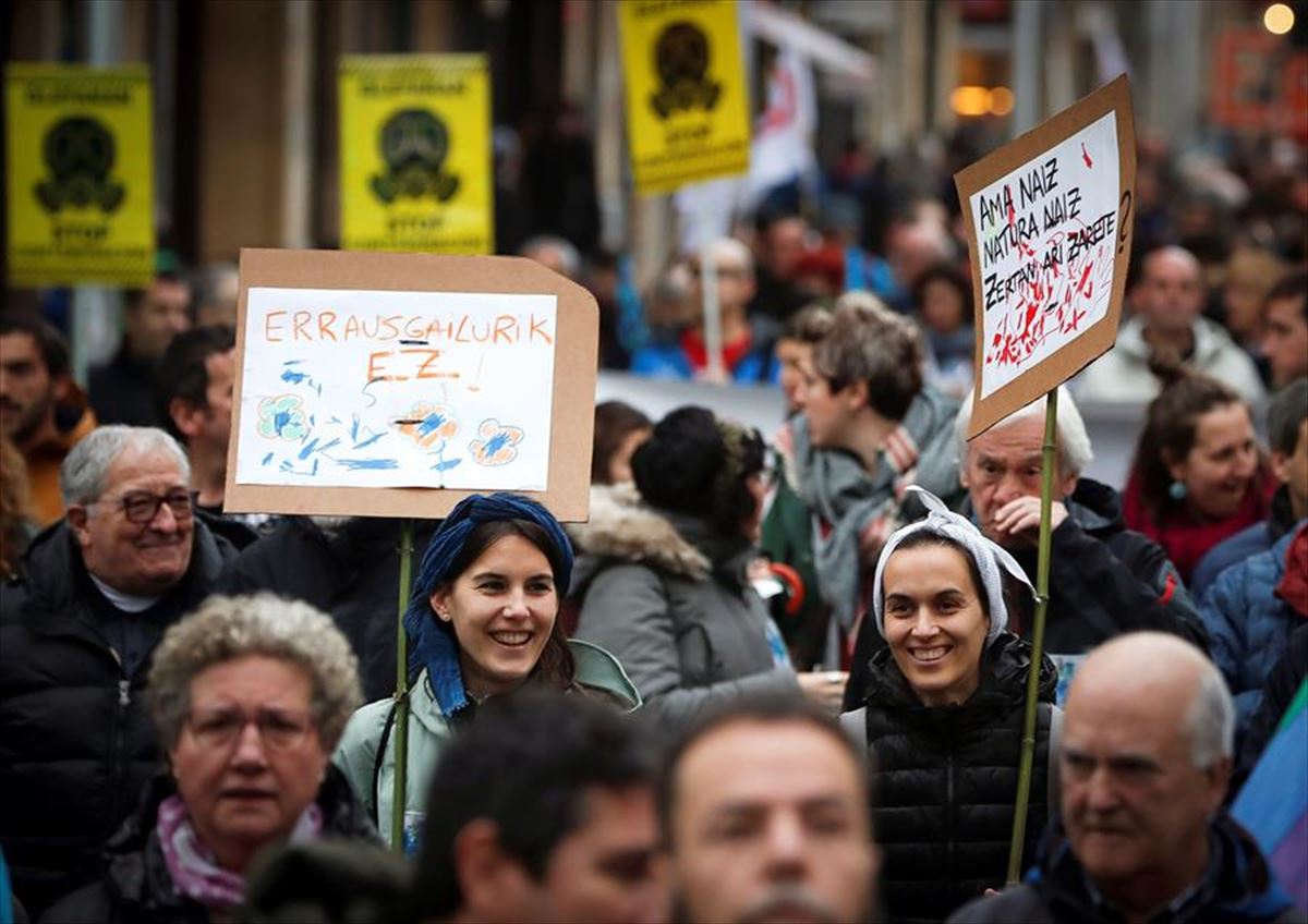 Manifestación contra la incineradora en Donostia. Foto: EFE