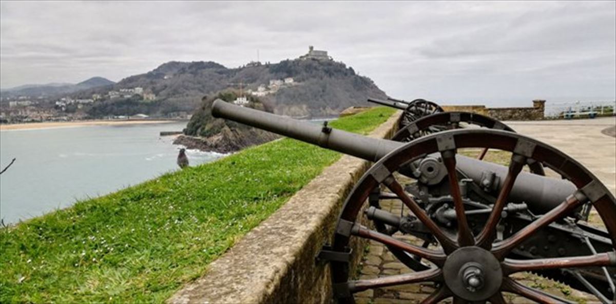 Los cañones del monte Urgull en San Sebastián. Foto: Jon Hernández Utrera