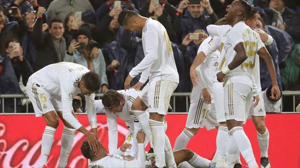 Los jugadores del Real Madrid celebran el gol. Foto: EFE