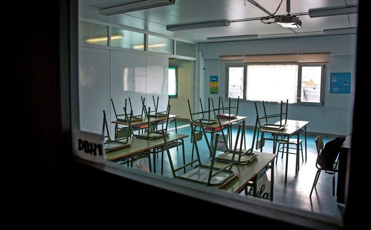 Imagen de un centro escolar de Labastida, cerrado desde el lunes