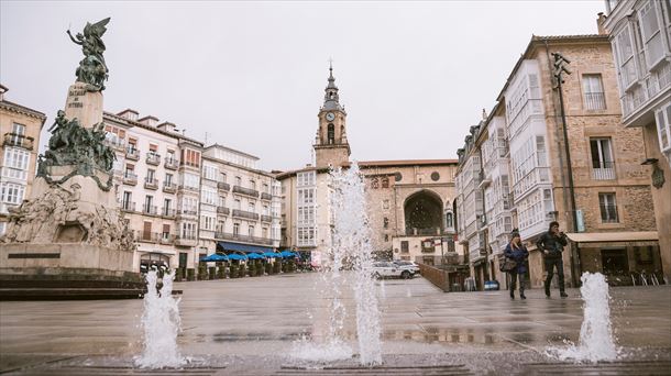 Andre Mari Zuriaren plaza, Gasteizen. Argazkia: EFE