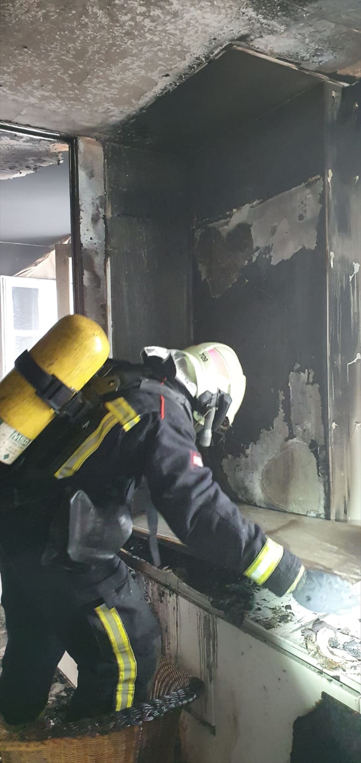 Dos personas atendidas por inhalación de humo en un incendio en Pamplona. Foto: Bomberos de Navarra
