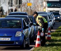 Alemania muga guztiak kontrolatzen hasiko da astelehenean, kritikei entzungor eginda 