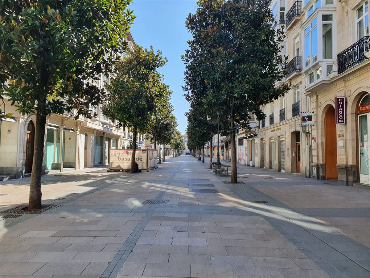 La calle Dato de Vitoria-Gasteiz vacía