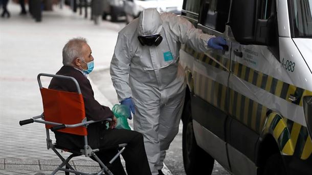 Entrada de un paciente desde una ambulancia