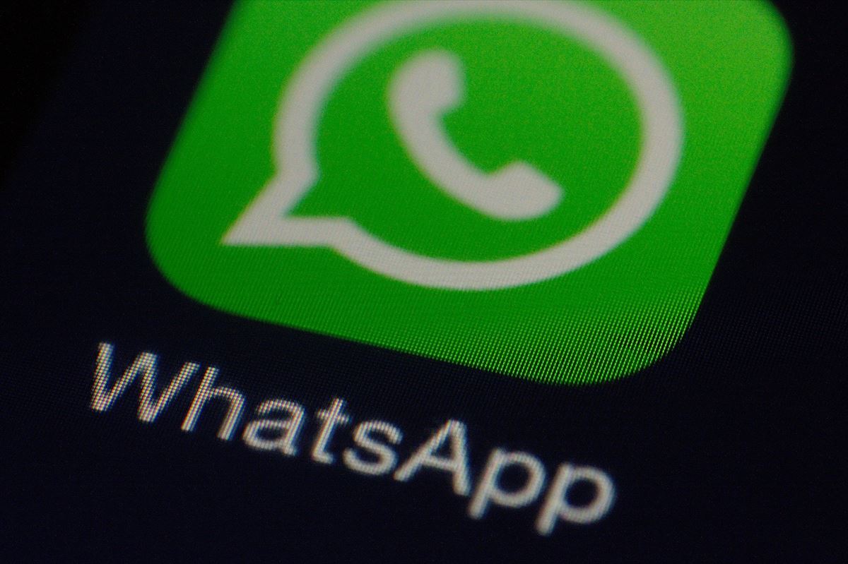 WhatsApp mezularitza-zerbitzaren logotipoa.