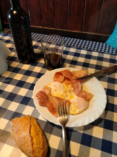 Huevos fritos con bacon