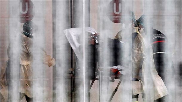 Túnel de desinfección en el Complejo Hospitalario de Navarra. Foto: EFE