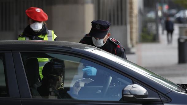 Control de la Ertzaintza en Bilbao