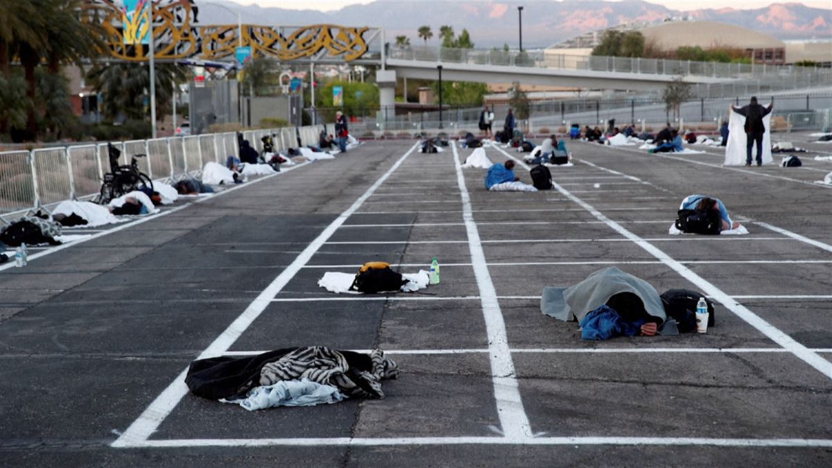 Las personas deberán dormir en el suelo