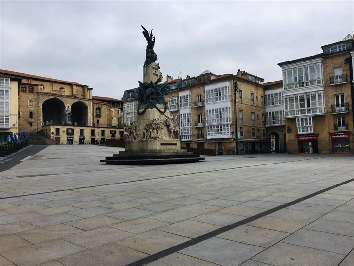Plaza de la Virgen Blanca