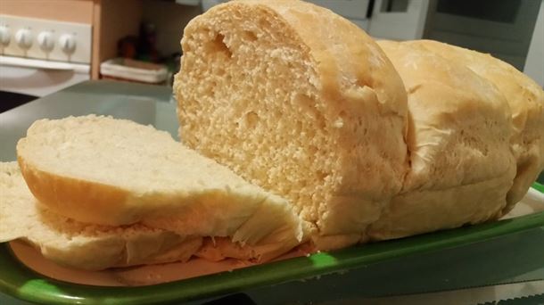 Pan de molde esponjoso con la receta de Laura Muñoz